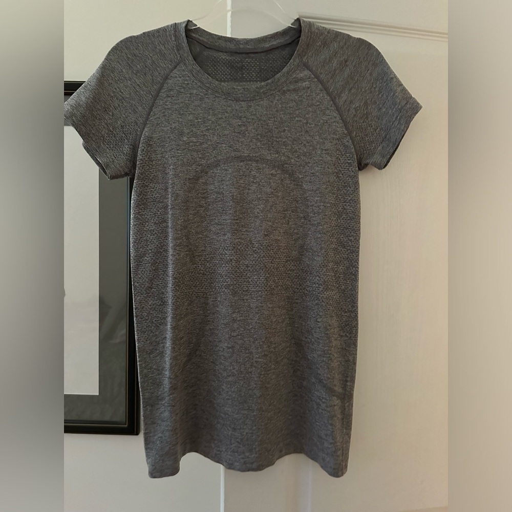 Heathered Grey Swiftly Tech Size 6 - image 1